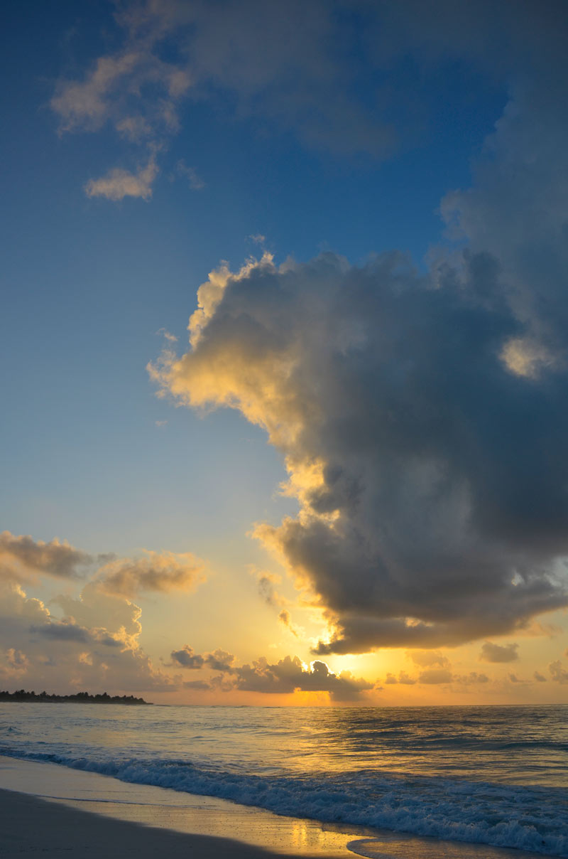 Amanecer en la playa del Hotel Sol Cayo Largo