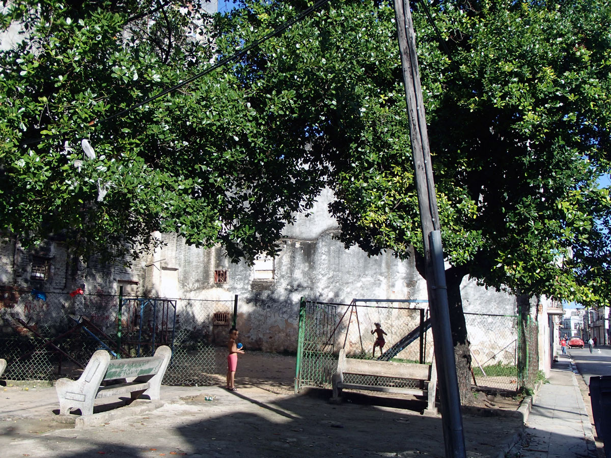 Cuba, La Habana - Caminando por las calles