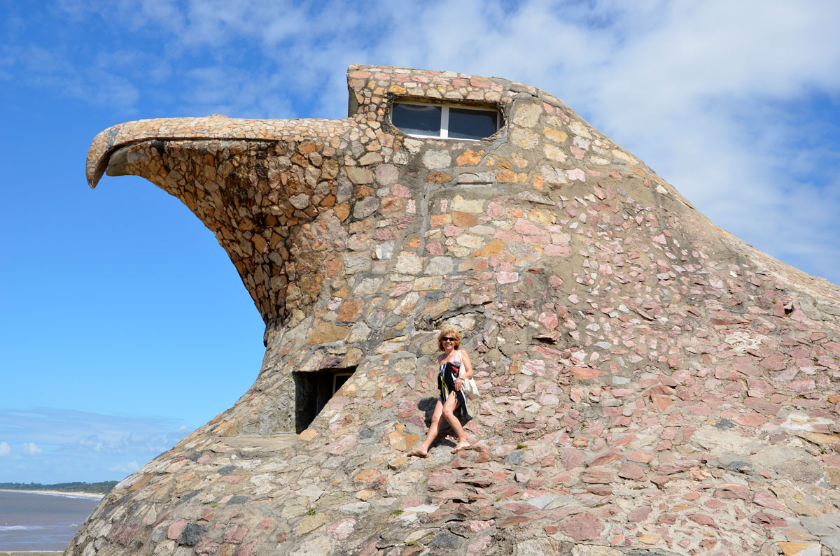 Atl&aacute;ntida, Aguila