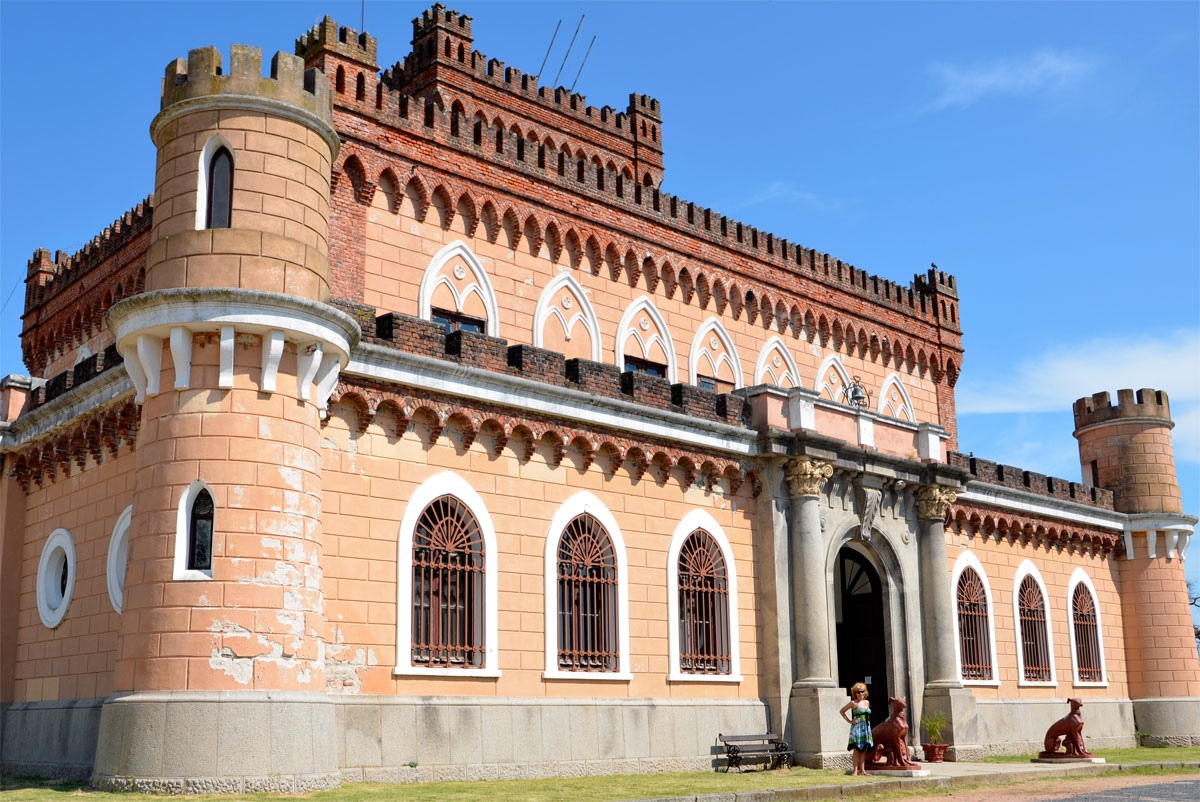 Piri&aacute;polis, Castillo de Piria
